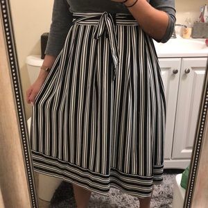 Flowy work skirt